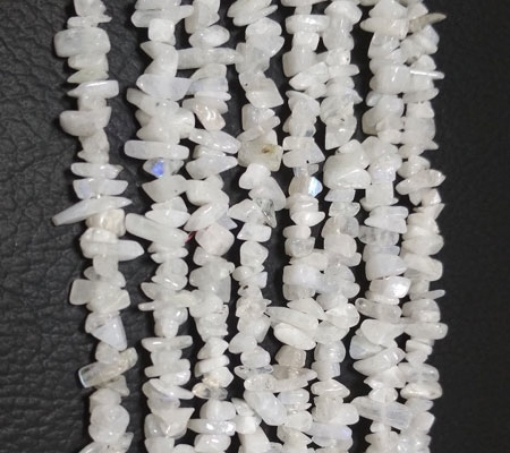 Picture of Rainbow Moonstone chips beads